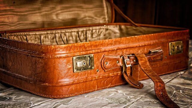 冒頭のリード画像、S/M/Lサイズのスーツケースが並ぶイメージ