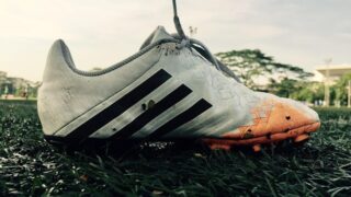 サッカースパイク記事挿絵 bootsgrass11