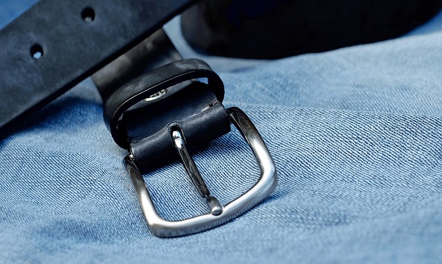 wiping leather cloth cleaning
